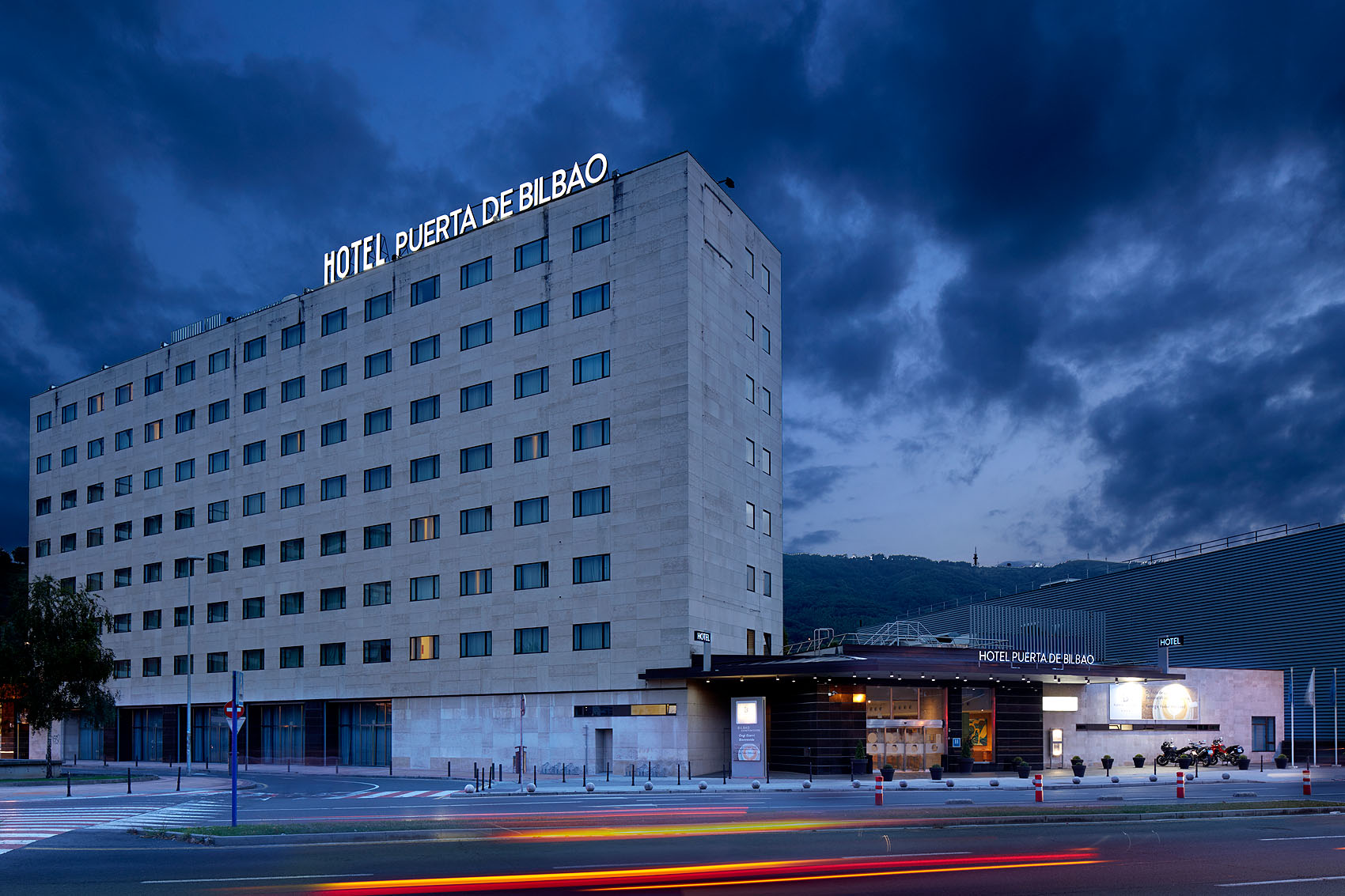Hotel Puerta de Bilbao - Iñaki Caperochipi - Fotografía